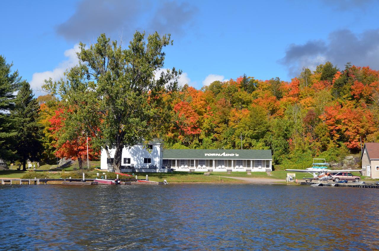 Tornado'S Motel Port Loring Rum bild